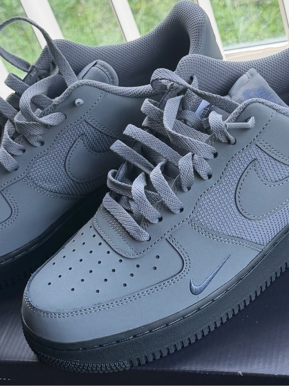 Nike Men's Gray Diffused Blue Air Force 1 Low ‘07 LV8